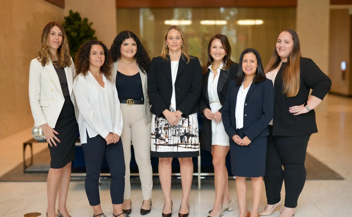 Equipo de IMPULSA USA en las oficinas de Miami